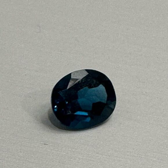 Electric blue 3.2ct London Topaz - Picture 9 of 9
